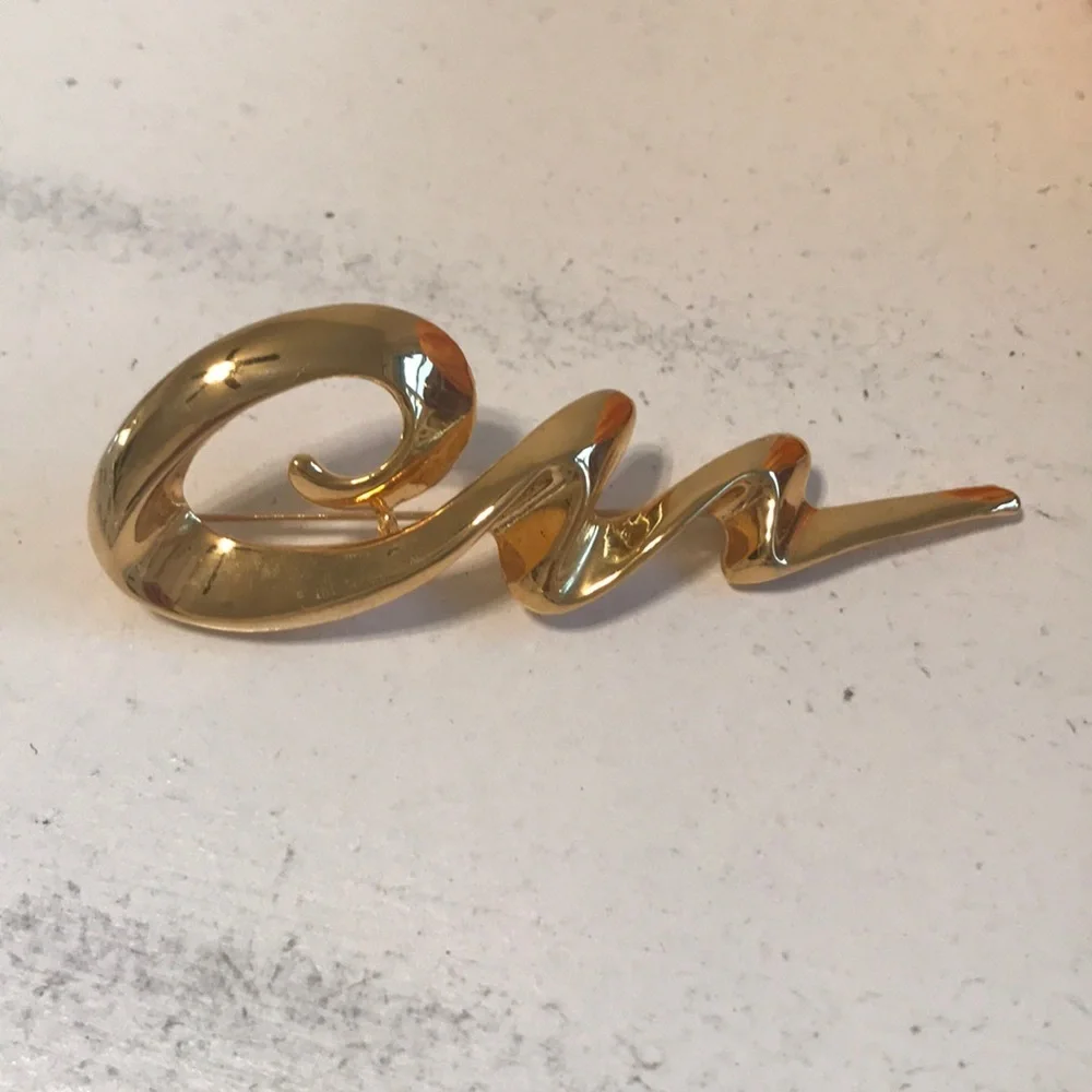 Vintage 1970’s Gold Pin